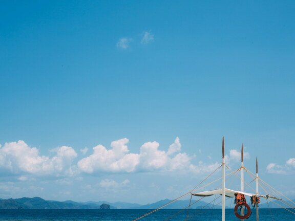 sailing outrigger
