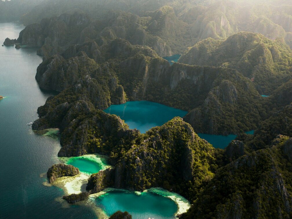 Ang tahimik na ganda ng mga lagoon ng Palawan